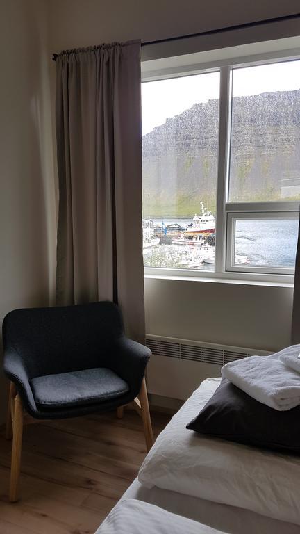 Harbour Inn - Guesthouse Bíldudalur Buitenkant foto